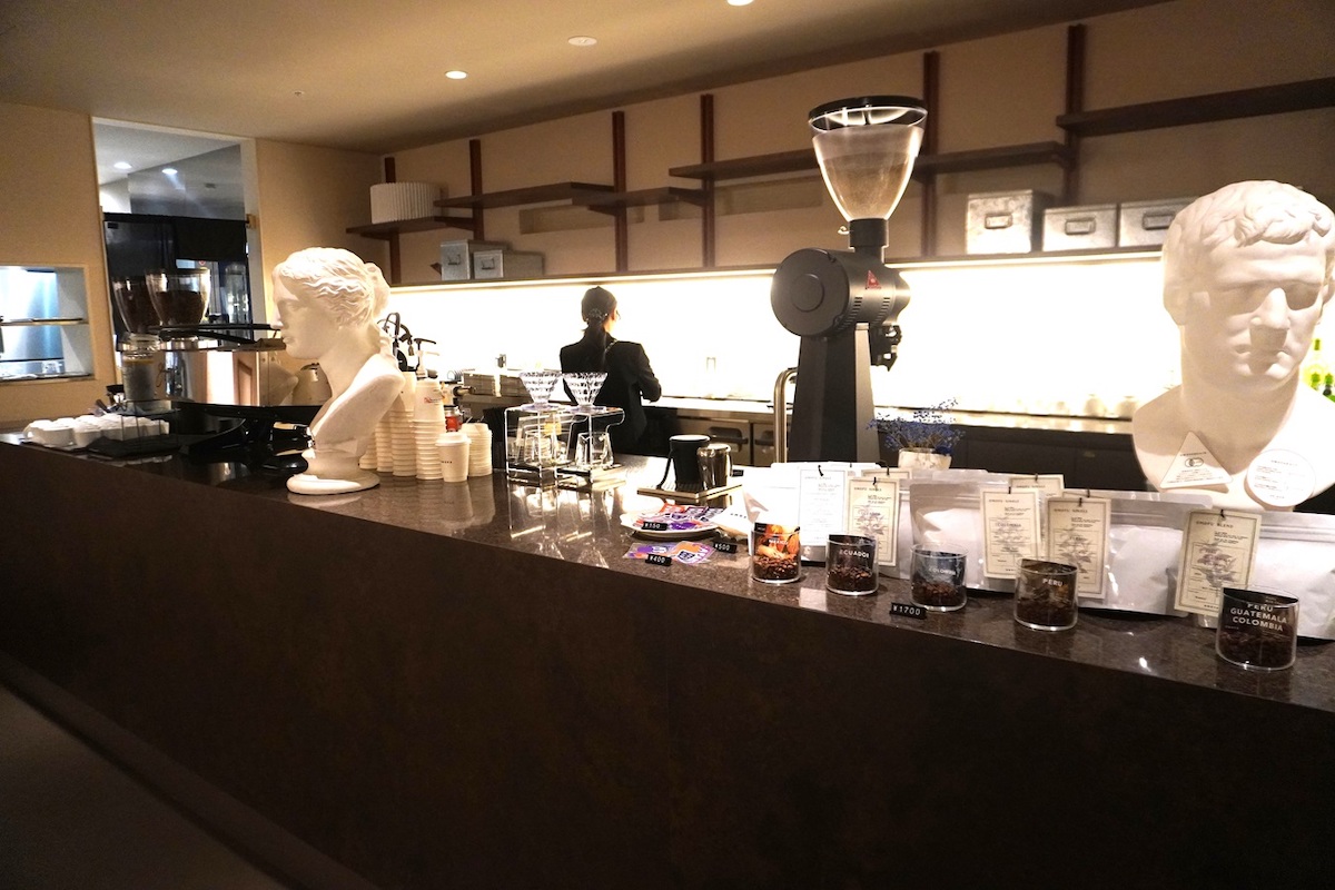 まずは、カウンターでオーダーを