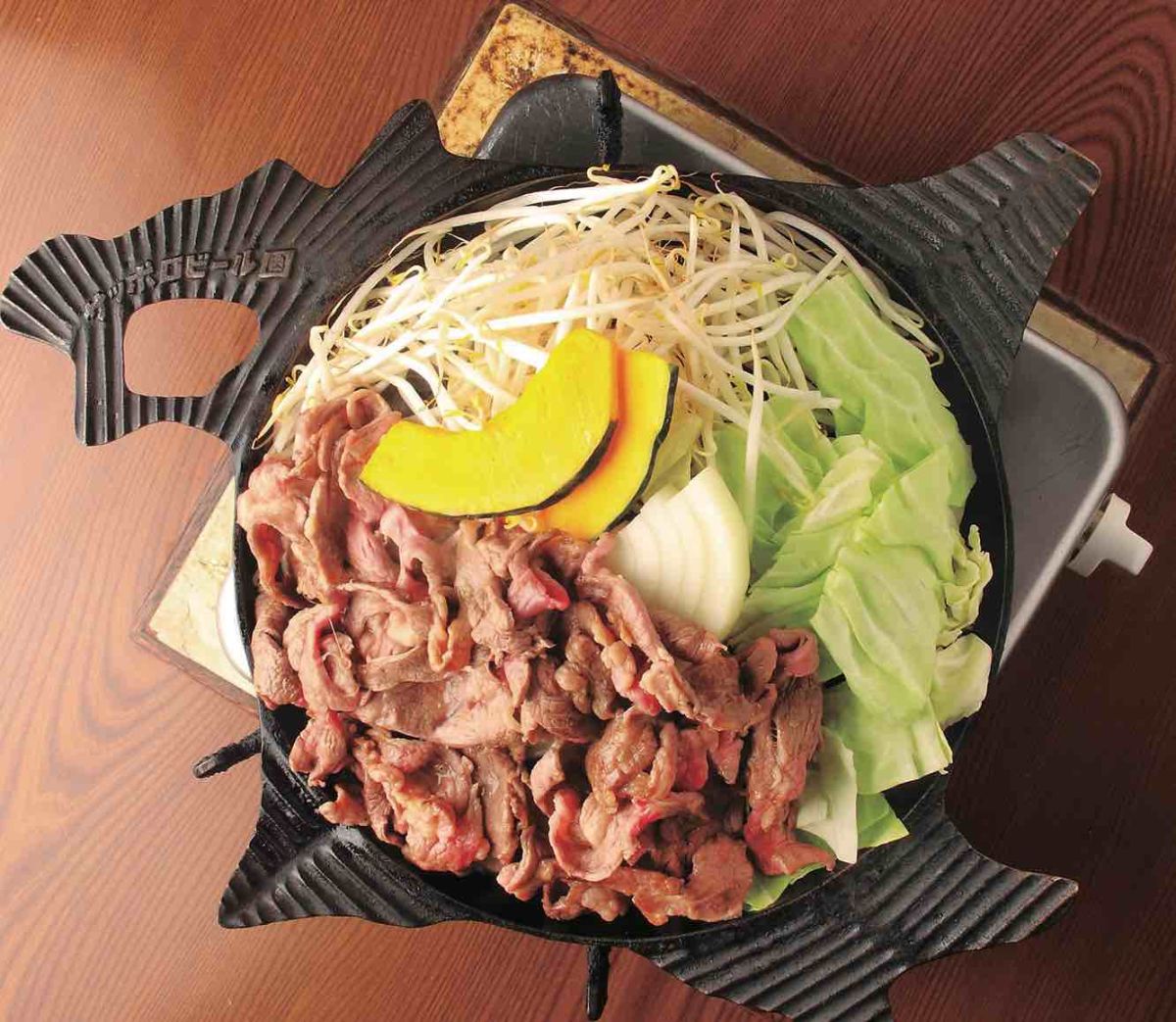 サッポロビール園「キングバイキング」3600円（食べ放題120分、飲み放題付きは5280円）