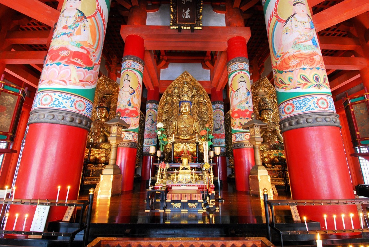 根本大塔/拝観500円、8時30分～17時（最終受付16時30分）、無休（行事により拝観不可の場合あり）