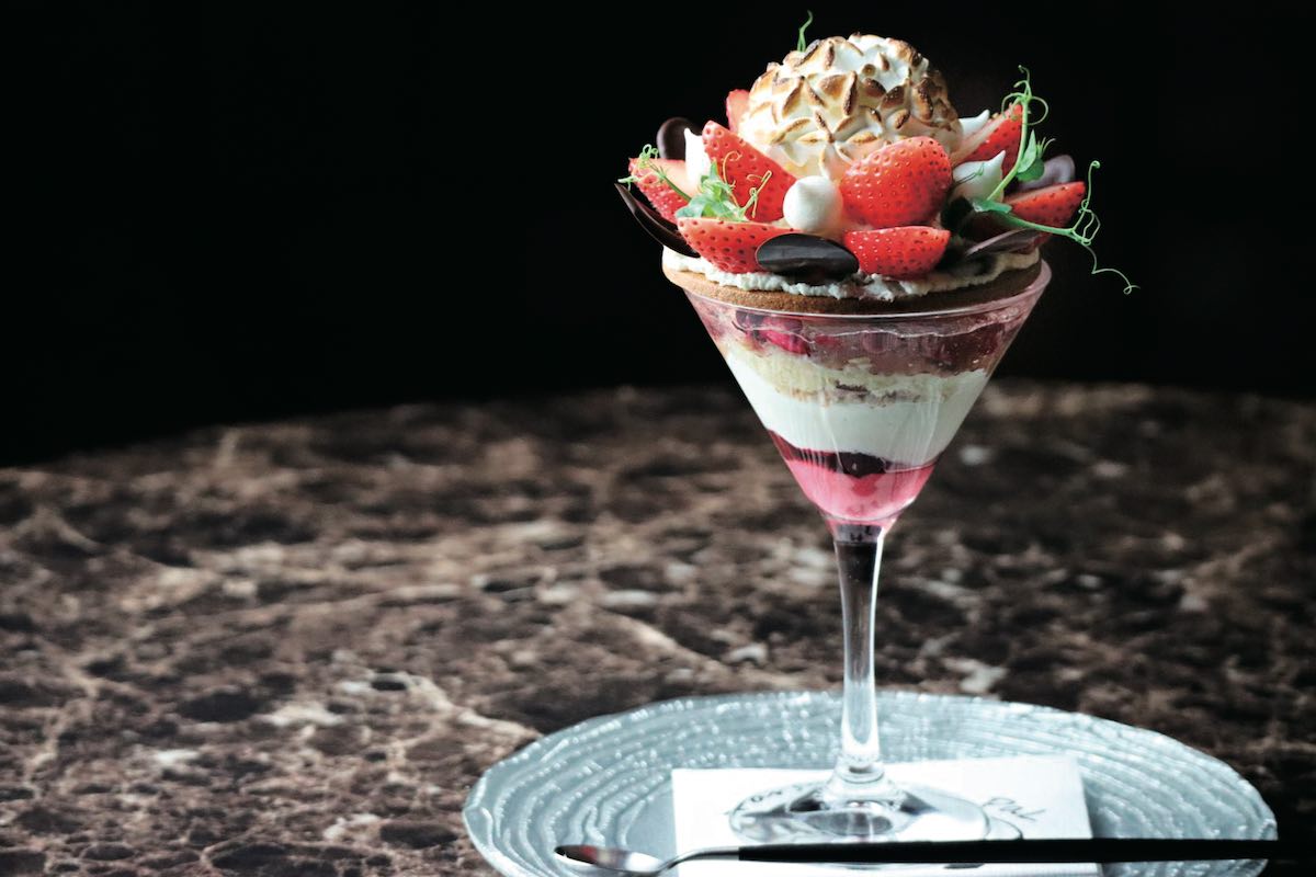 夜パフェ専門店 Parfaiteria PaL「浮ついた果実の舞踏会のパフェ」2380円