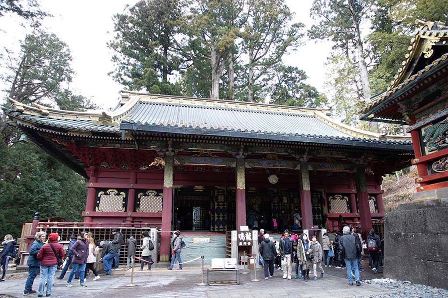 天井に龍の墨絵が描かれている本地堂（薬師堂）（ほんじどう（やくしどう）