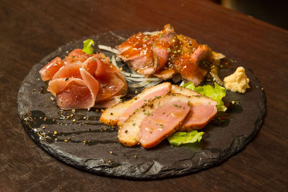 「三種肉の盛り合わせ」950円