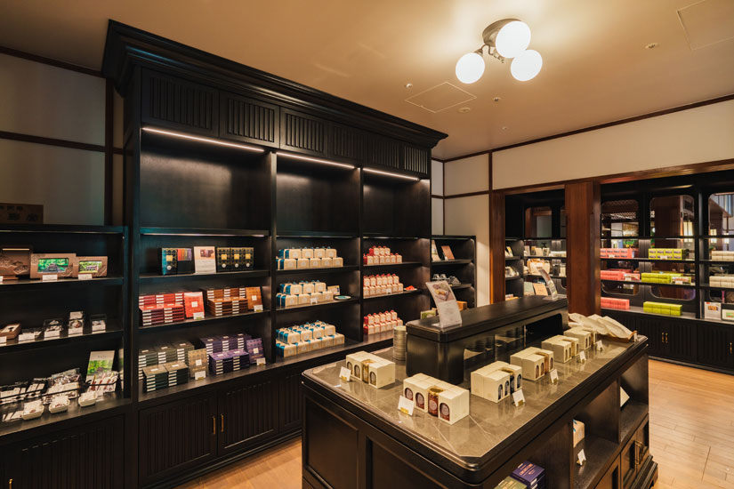 リニューアルしたショップには、オリジナルの商品がずらり