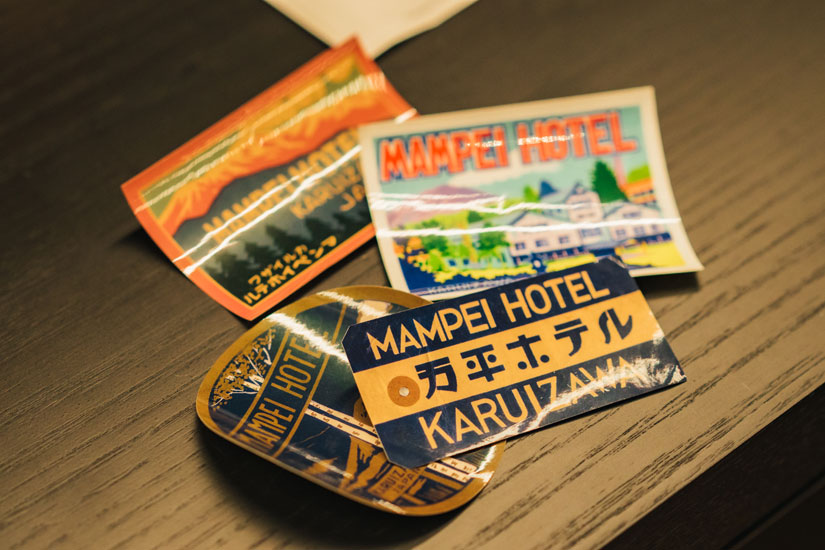 レトロな味があるステッカー各200円