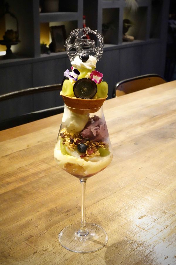 「シャインマスカット」2500円