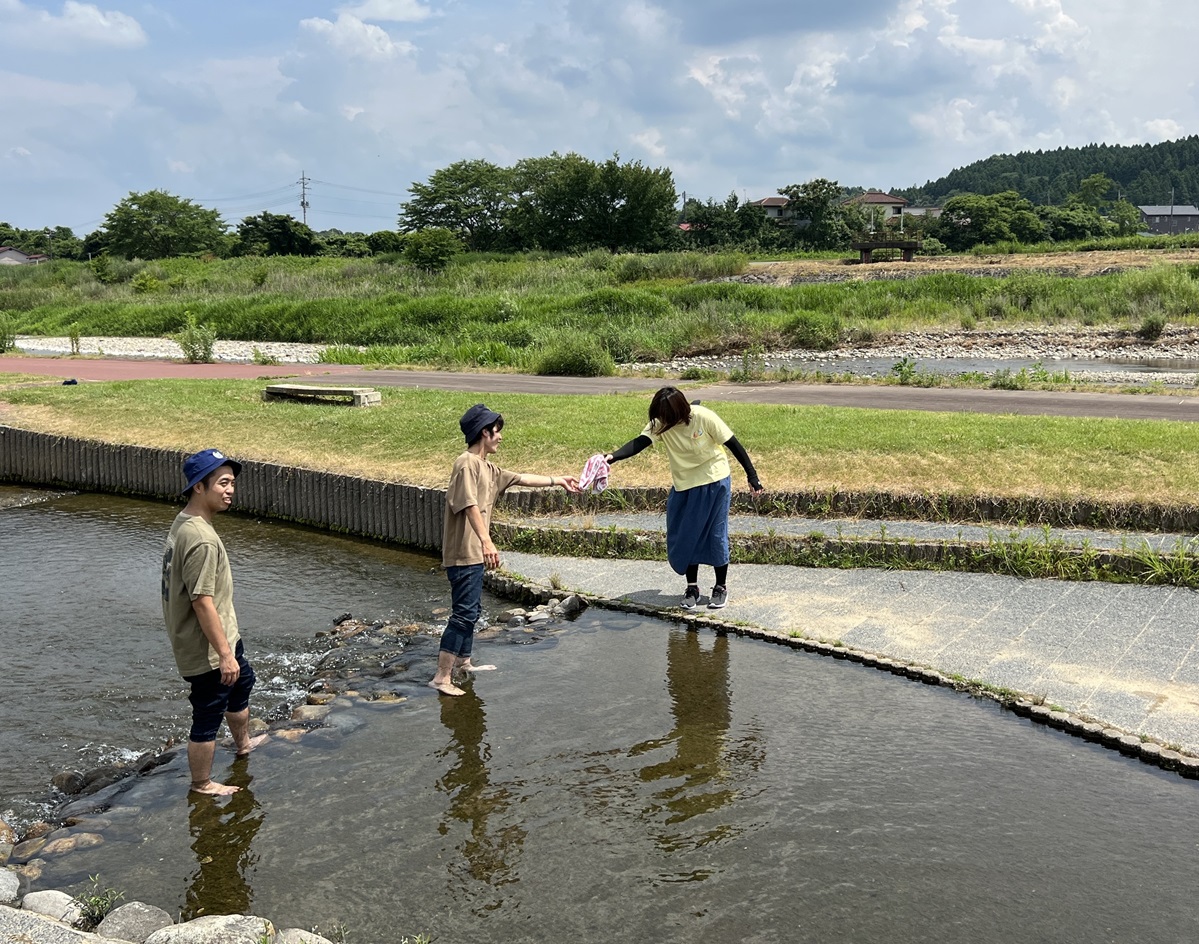 大人も楽しいじゃぶじゃぶ池