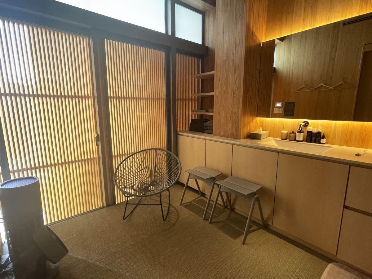 「Room3 trois（とろわ）」 