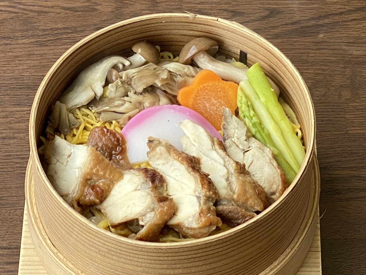 五目わっぱ飯（小鉢・味噌汁付き）950円