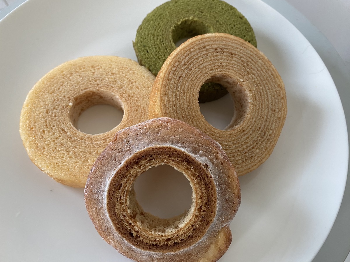 ソフトミニバウム280円(プレーン）、310円（ゆず・抹茶）、ハードミニバウム310円