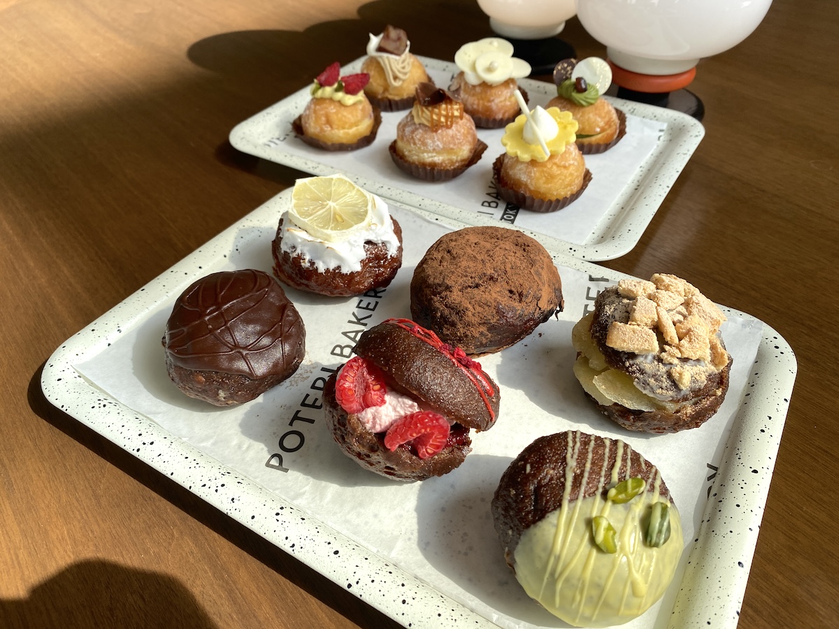 「POTERI生ドーナツ（写真手前）」、「POTERI 生コレクション（写真奥）」