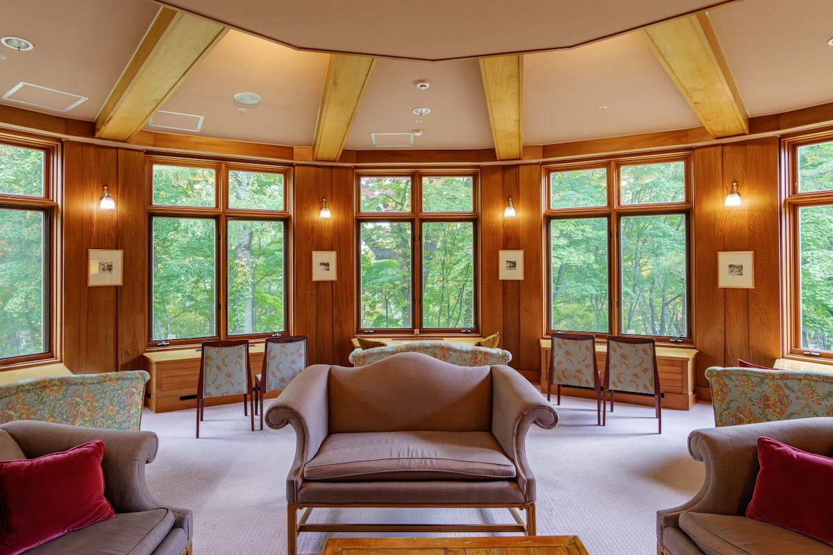 S9, S 18-40 F4.5-6.3 / 18mm, 1/60sec, F6.3 ISO5000, LUT Sample LUT2 ©6151