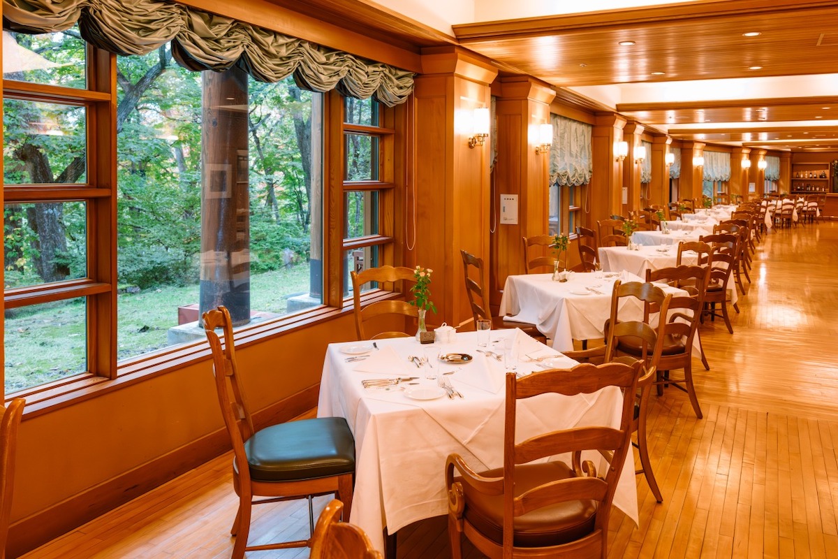 S9, S 18-40 F4.5-6.3 / 18mm, 1/160sec, F6.3 ISO3200, LUT Sample LUT2 ©6151