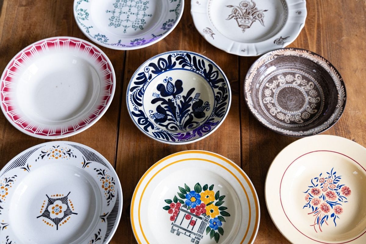 スープを待つ間に、一つ一つ置物の表情を追っていくのも楽しい