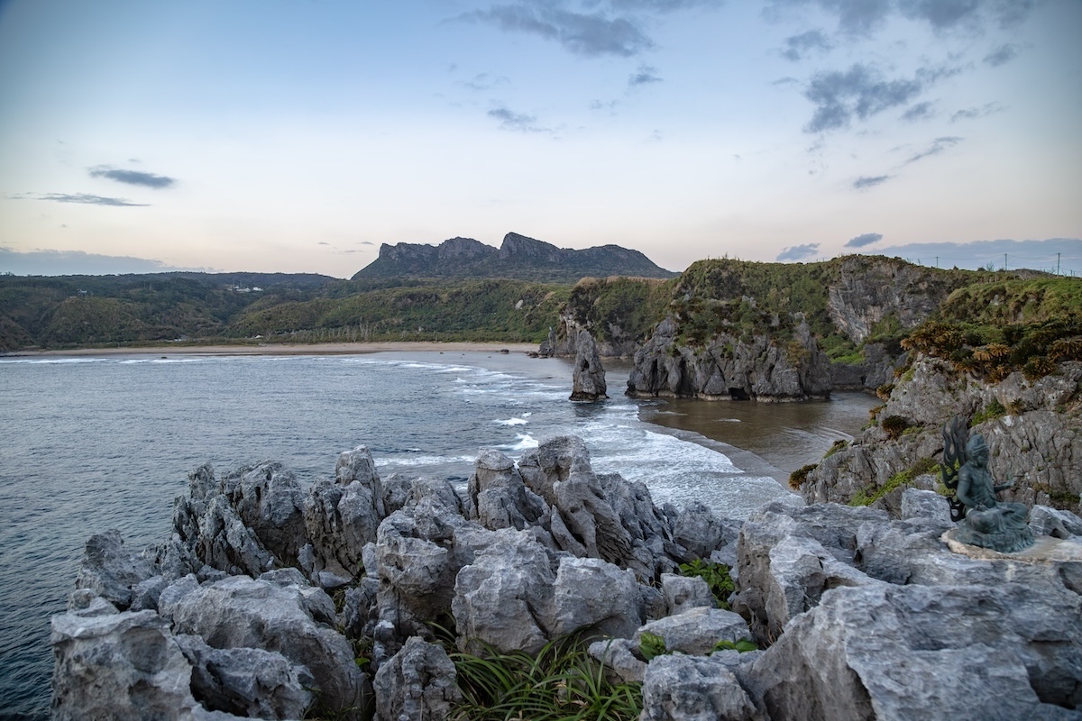 琉球王国時代に王家が拝んだ山の内側へ足を踏み入れる