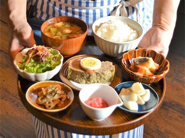 「ハナゾノ御膳」1500円