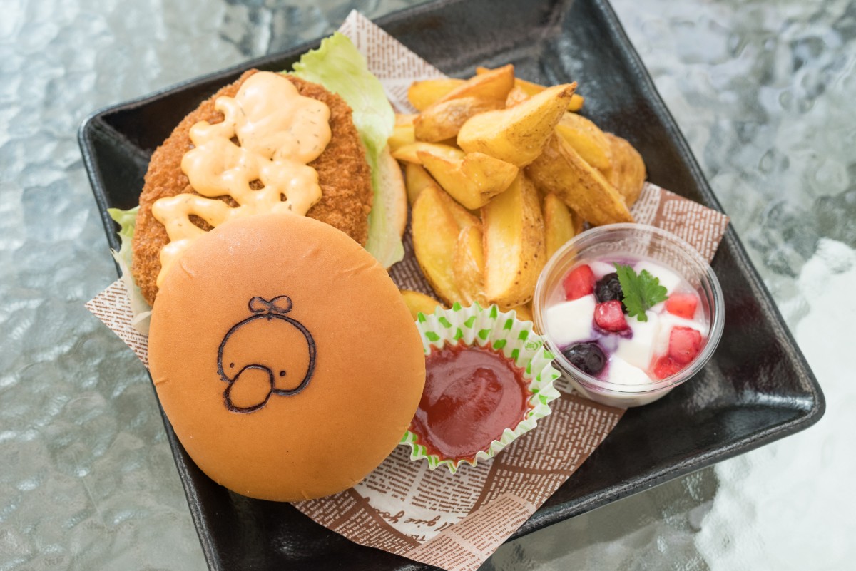 「ふたばのサクサク！メンチカツバーガー」980円