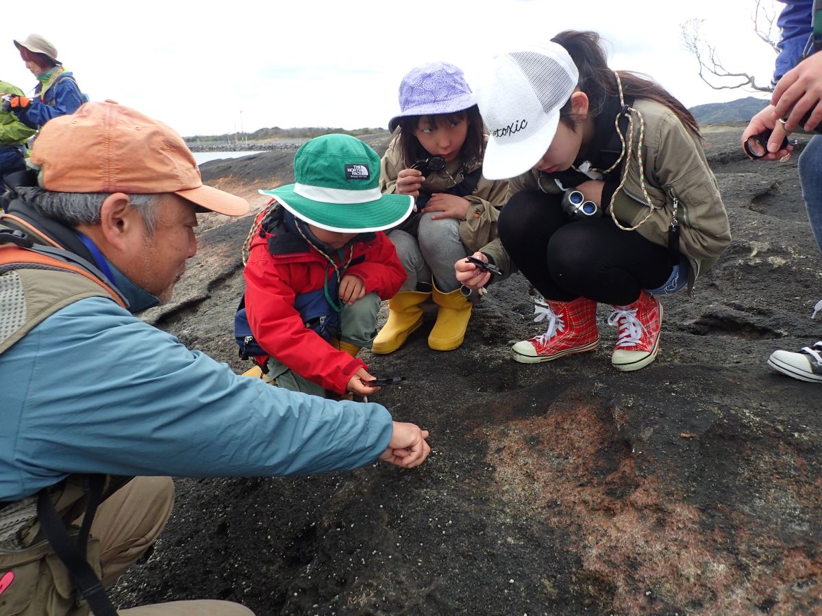 沖ノ島無人島探検 ガイドツアー