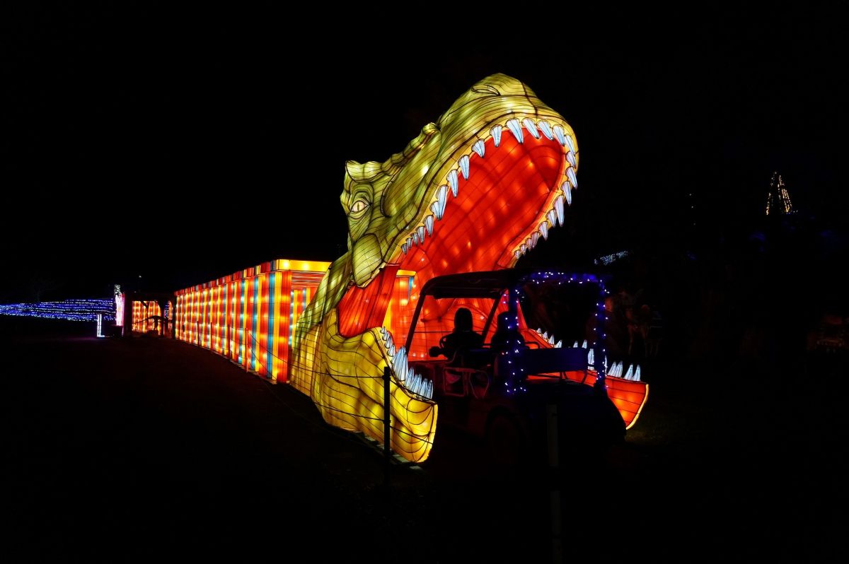 「ジュラジャーマン・ライド」　で恐竜に大接近