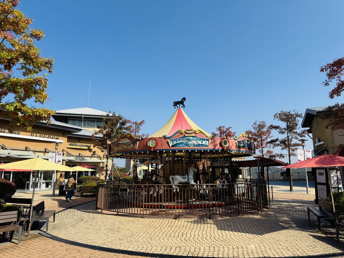 メリーゴーランドでお子さんも楽しく遊べます！
