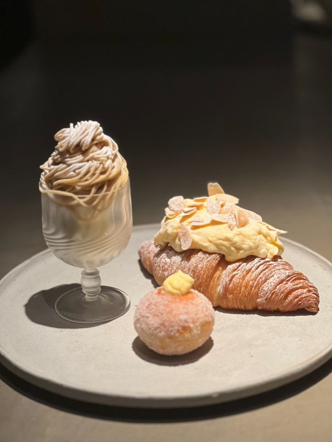 カスタードのクロワッサン・デセール2035円