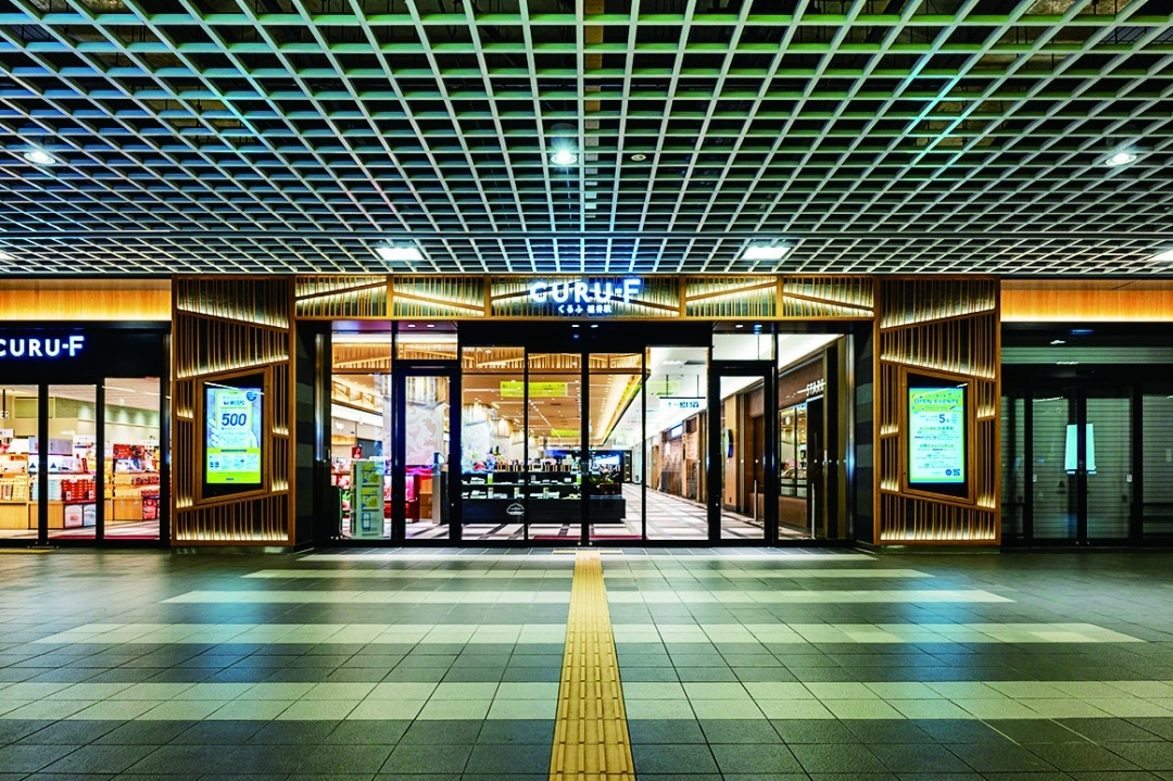 ここでしか買えない商品も豊富で旅のお土産探しに便利です