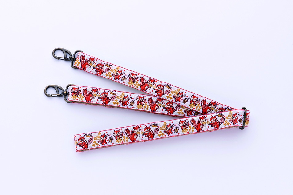 昭和チロルリボンストラップ4290円は福井県内のリボン工場が手がけているレトロでかわいらしいストラップです