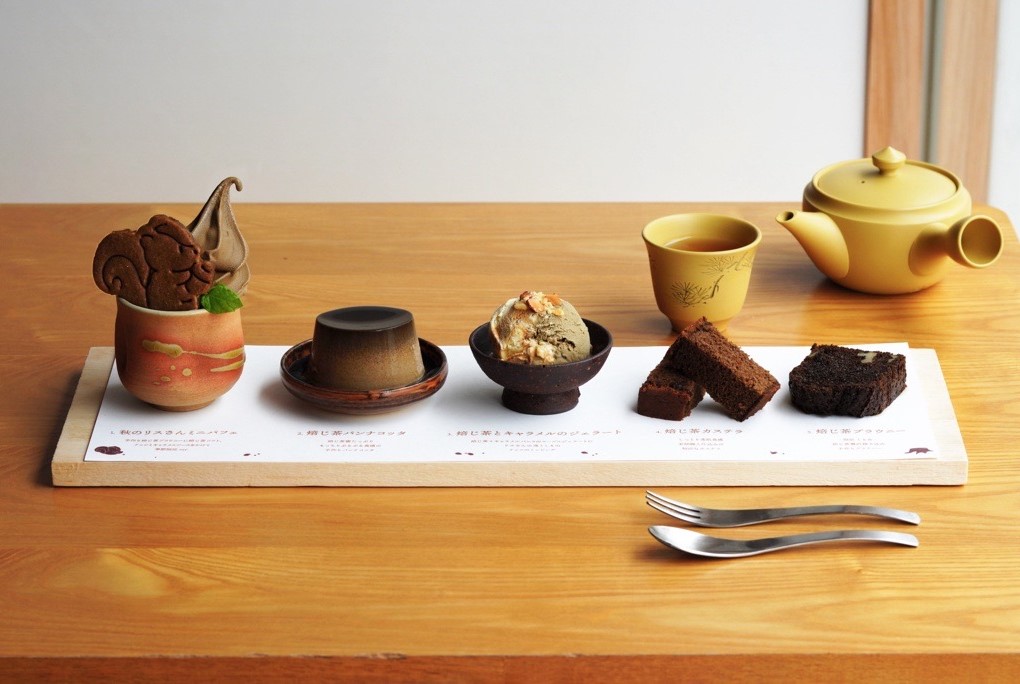 「HOHOの天国スイーツプレートお茶セット」1980円(お茶はHOT/ICEが選べます)/© HOHO HOJICHA