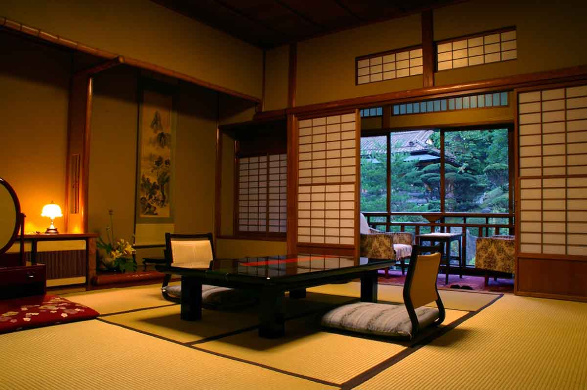 客室はすべてが国の登録有形文化財。 部屋ごとに間取りが異なる