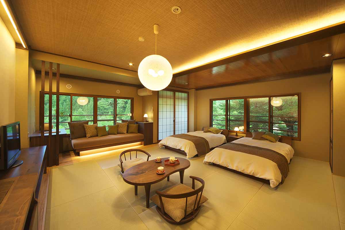 和ベッドを備えた和室のほか、純和風の和室、和洋室などバリエーション豊富