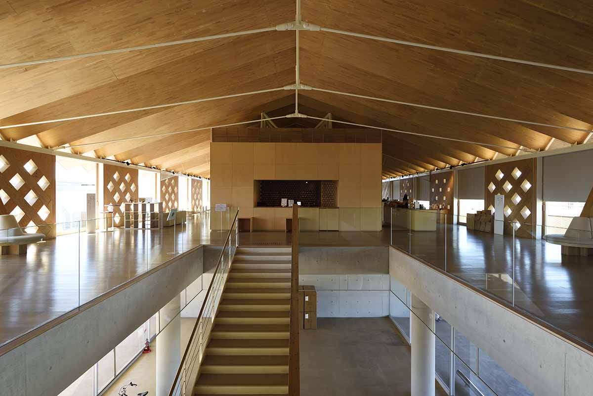 共用棟の１階と２階は吹き抜け空間でつながる