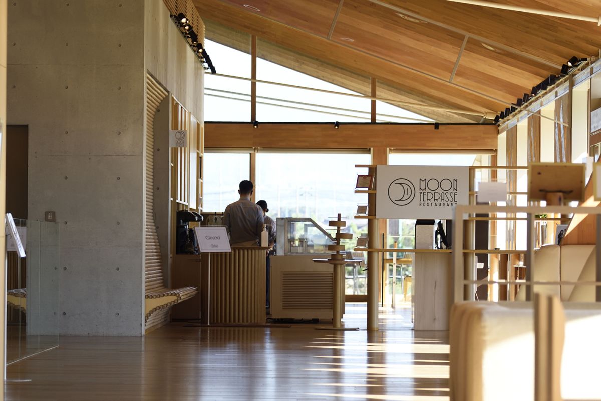 「MOON TERRASSE」の入口