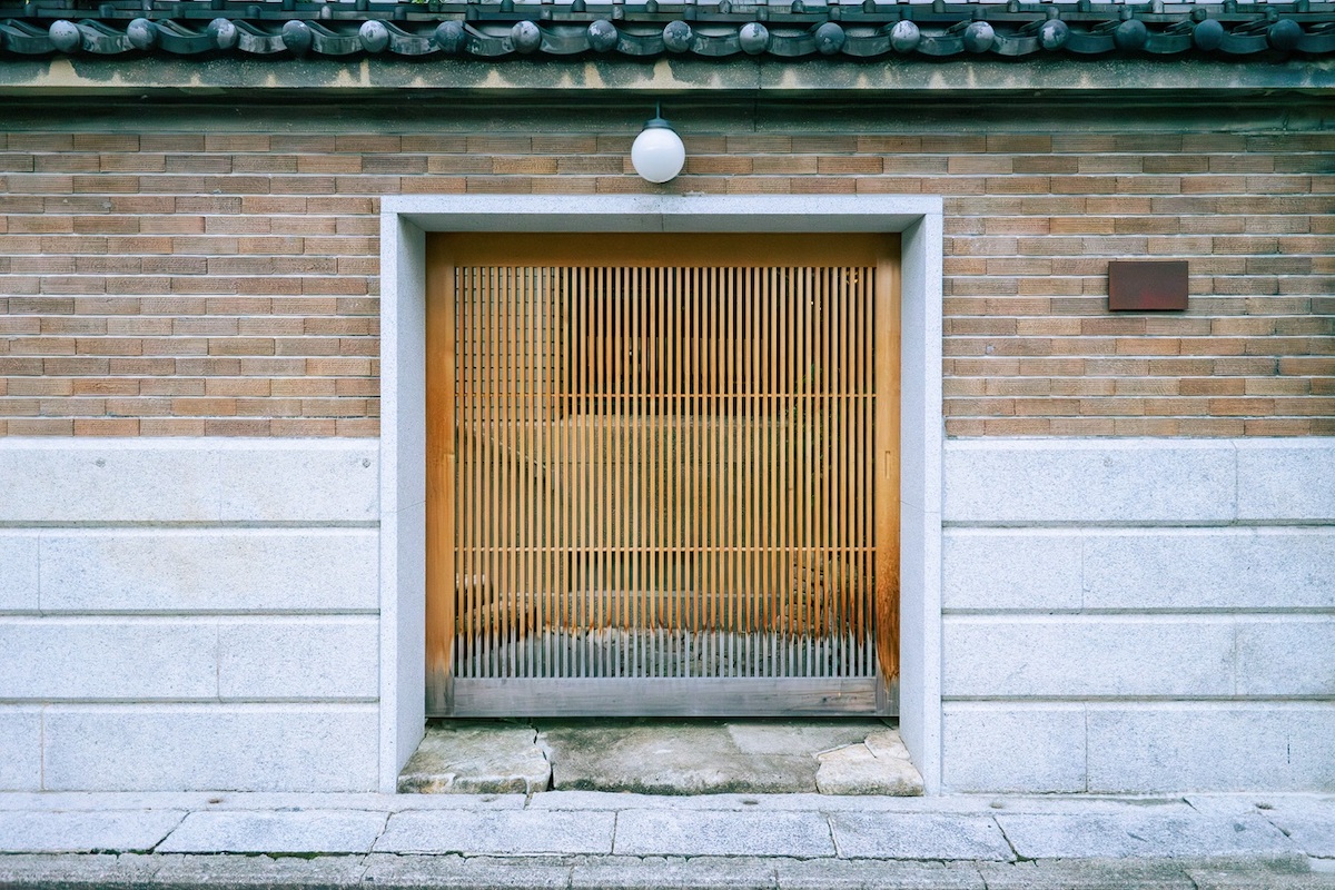 レストラン「carta.（かるた）」の入り口