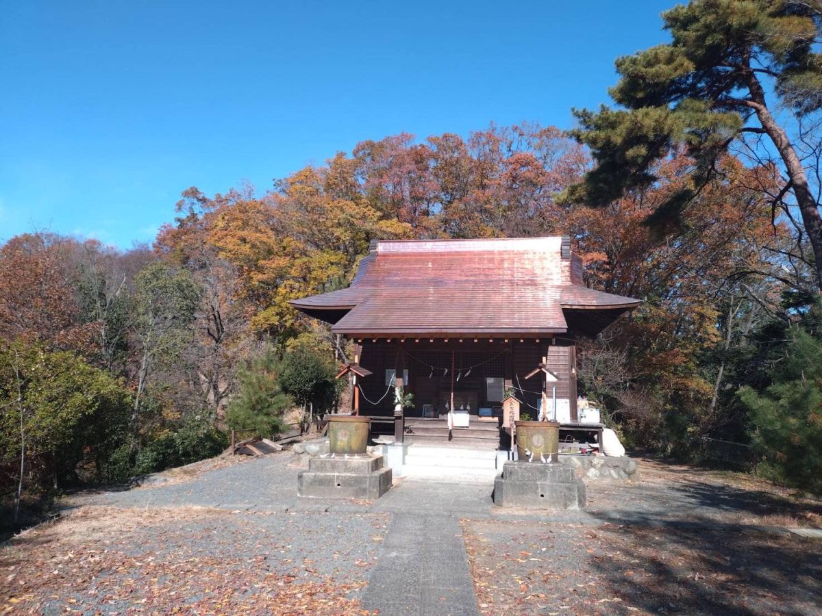 公園を過ぎ「金刀比羅神社（こんぴらじんじゃ）」に立ち寄ってお参り