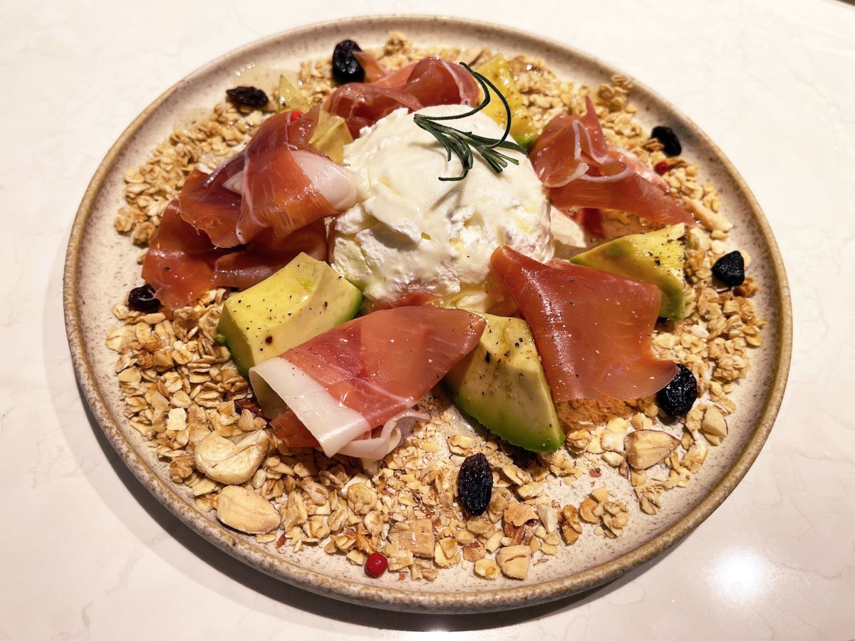 「クリーミーハモンセラーノ」1680円