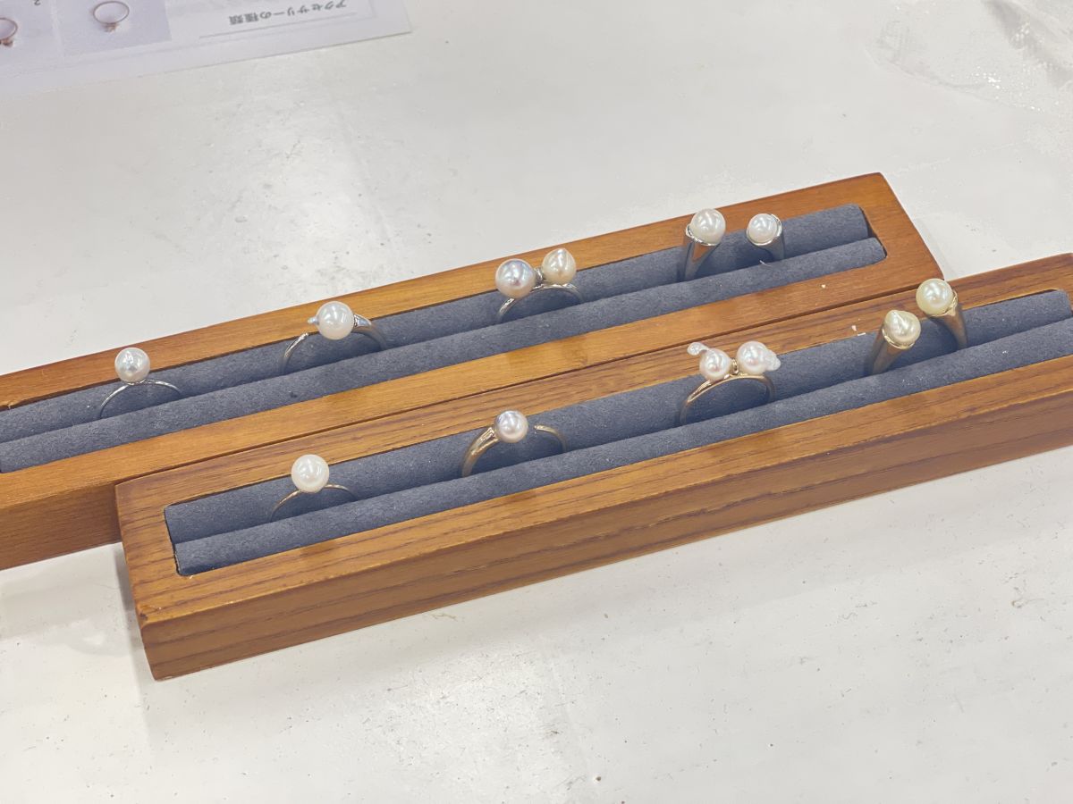 「アコヤ真珠のリング」1万1000円〜（一例：ワークショップ基本料5500円、クローズドリング2200円、追加真珠1個3300円）