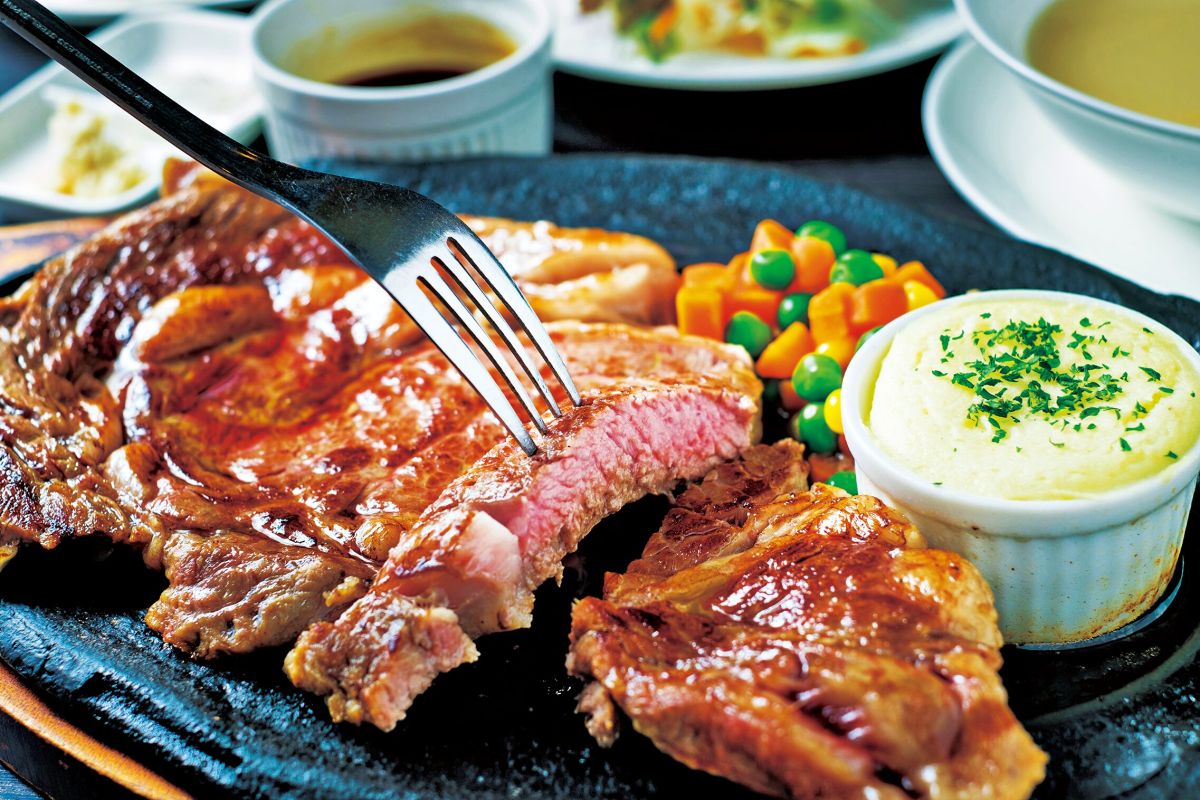 【沖縄】肉々しさ全開！ 豪快にかぶりつきたいステーキ店6選