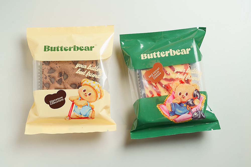 チョコレートブラウニーB89（左）、レッド・ヴェルベット・クリームチーズB95（右）