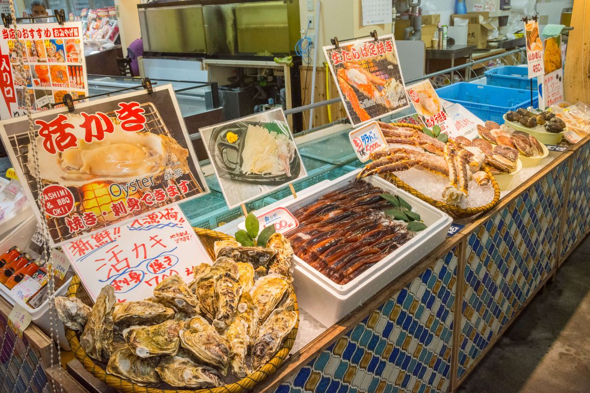 ゆでたてを急速凍結したカニが人気の荒木商店