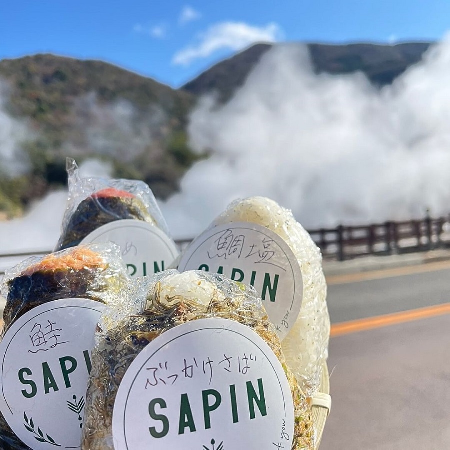 雲仙市千々石町の棚田米のおにぎりは塩、梅、鮭、鯛塩、鮭節の5種類ある