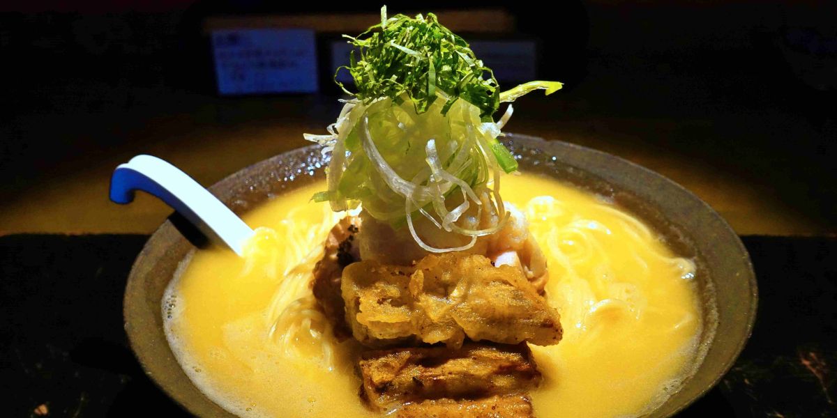 【札幌】ホタテペーストを溶かしながら食べる新感覚の札幌ラーメン「雨は、やさしくNO.2」│北海道