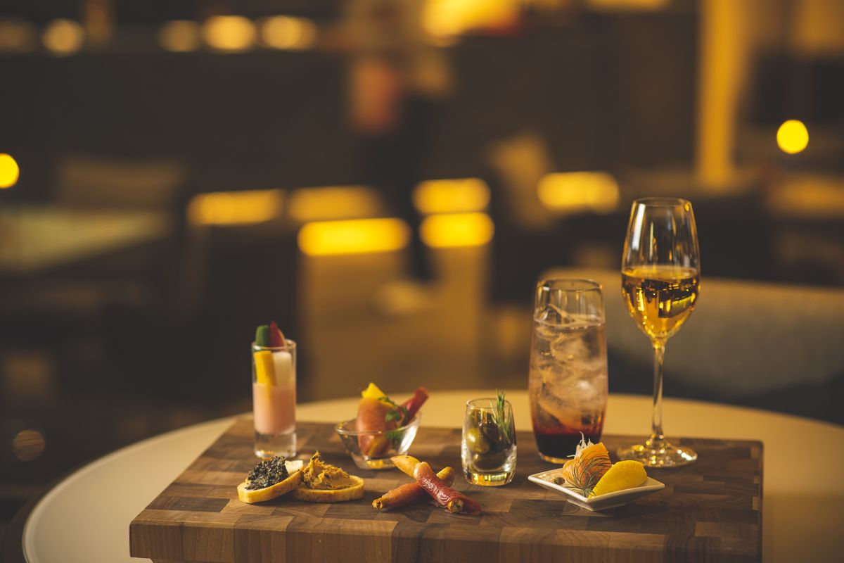 18～21時はワインやカクテル、オードブルが楽しめるイブニングカクテルタイム