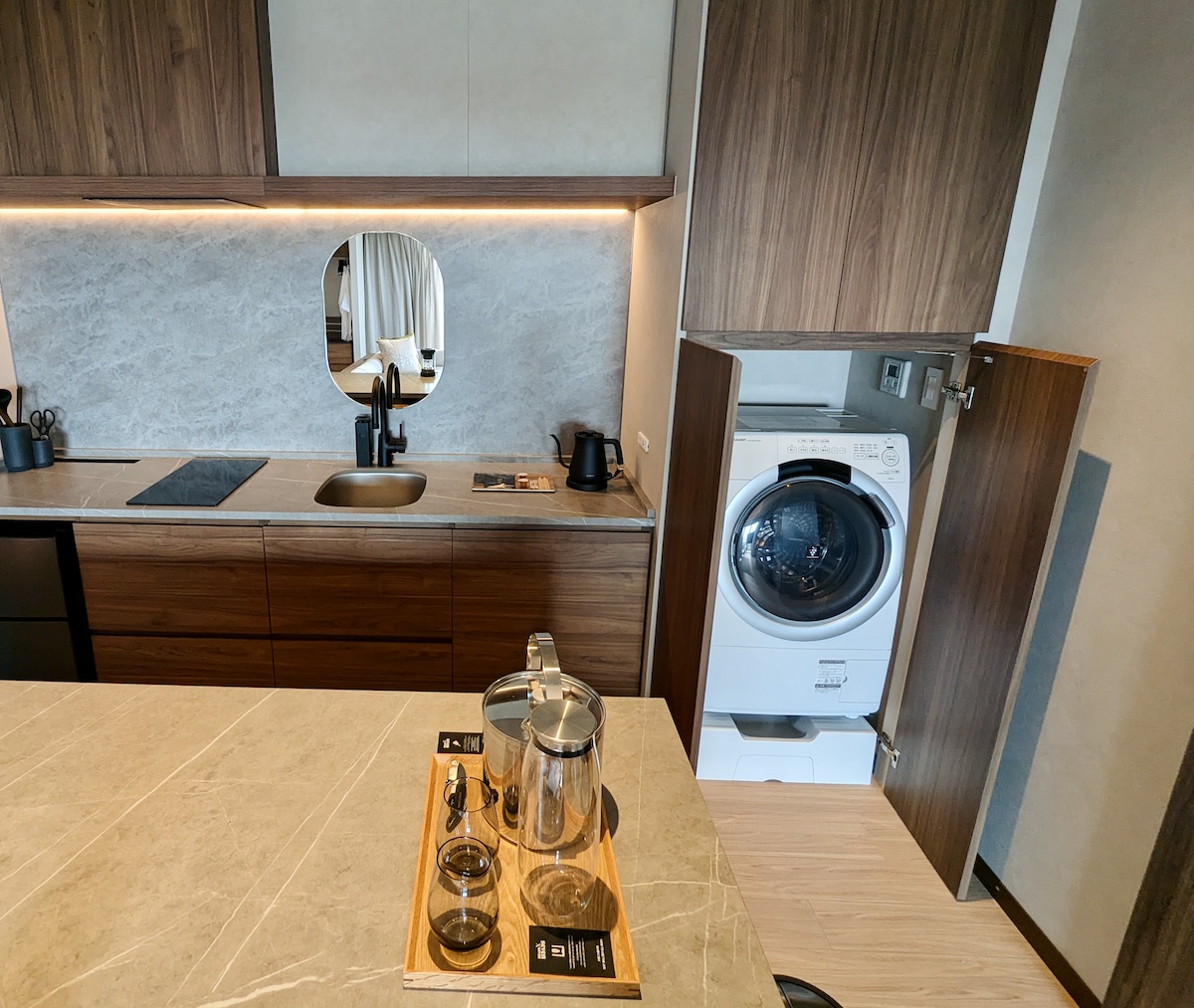 「デラックスツイン」。ドラム式洗濯機用の洗剤はジェルボールタイプで使いやすい