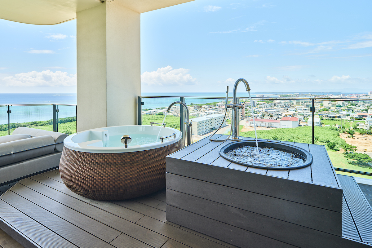 「ザ・セブンペントハウス」テラスジャクジー