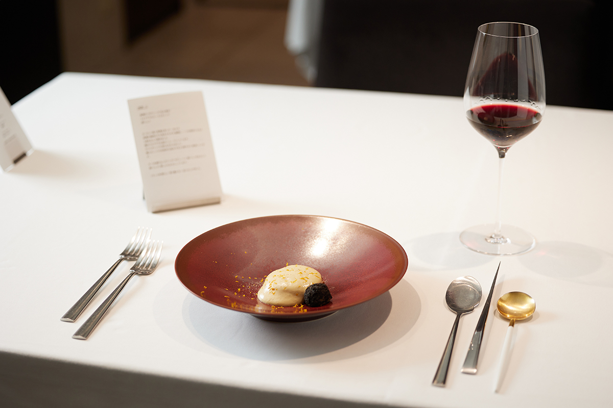 「真鴨のバロティーヌ（包み焼き）」「フォアグラのムースとオレンジ」「黒トリュフ」