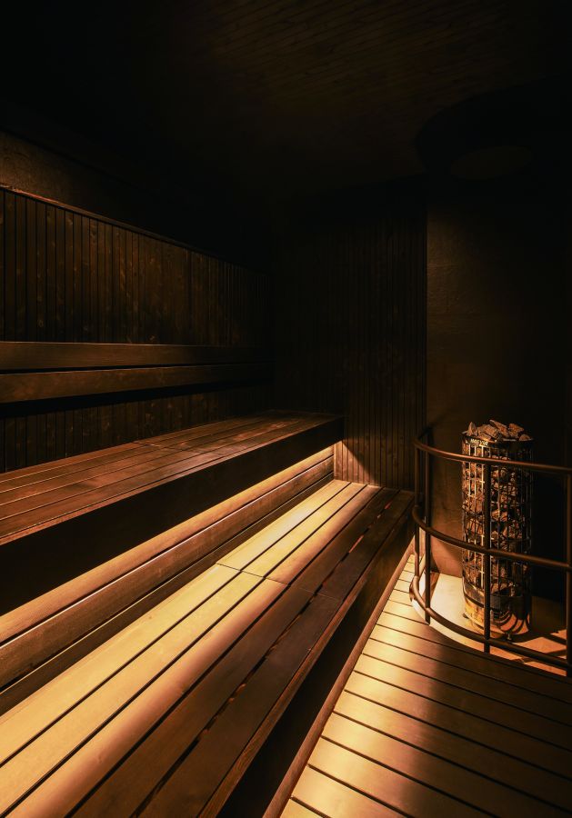 15度設定の水風呂、外気浴(男湯のみ)、ロウリュ、オートロウリュでサウナを本格的に楽しめます