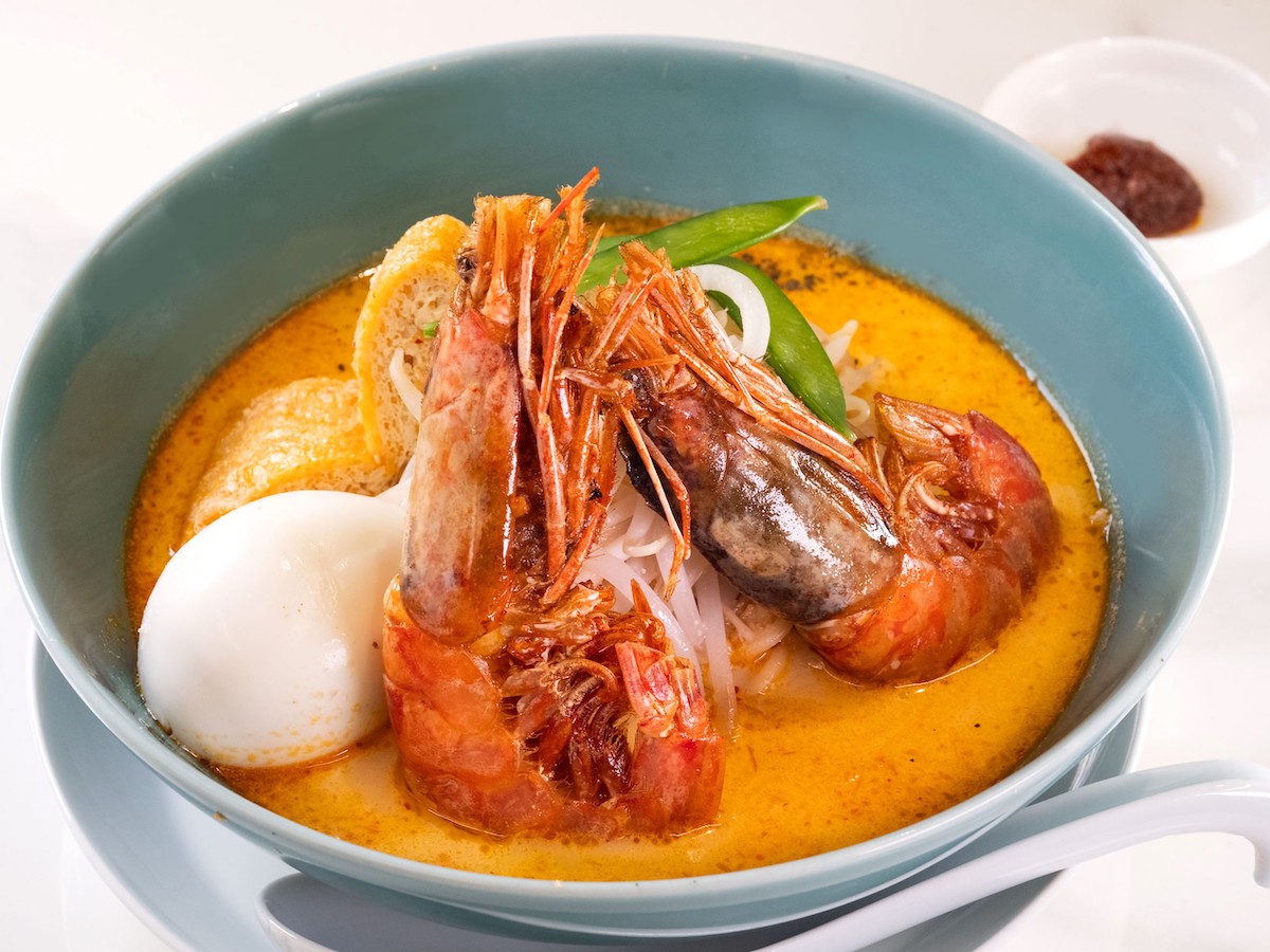 「ラクサ」（ランチタイム）1400円、（ディナー）1750円　※魚介は季節により異なる