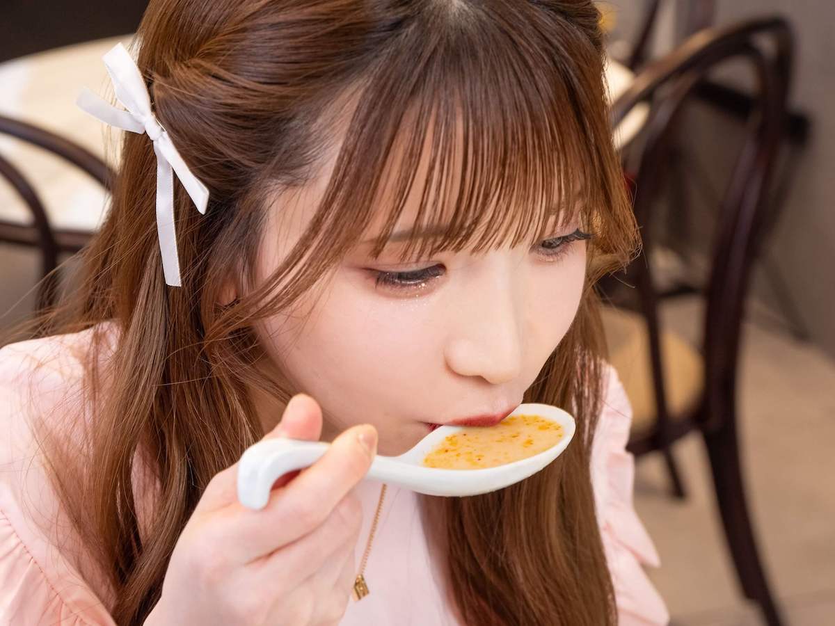 まずはスープをひと口！ 