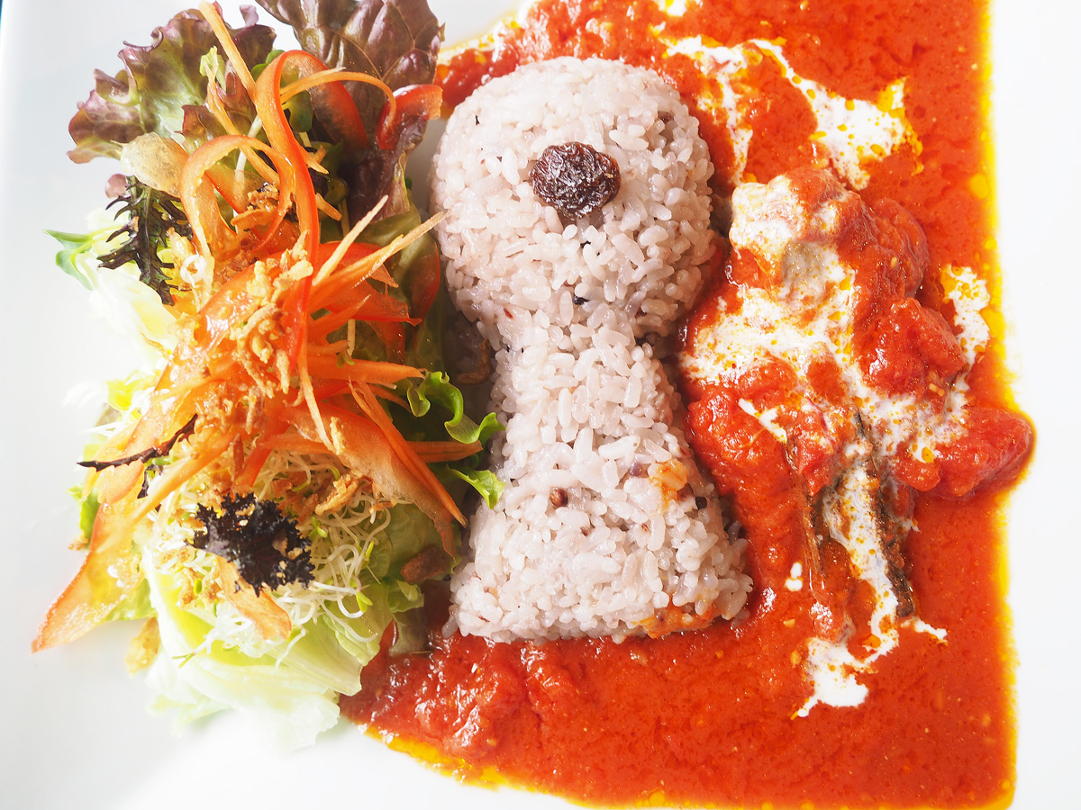 古代米カレー（バターチキントマトカレー）1320円