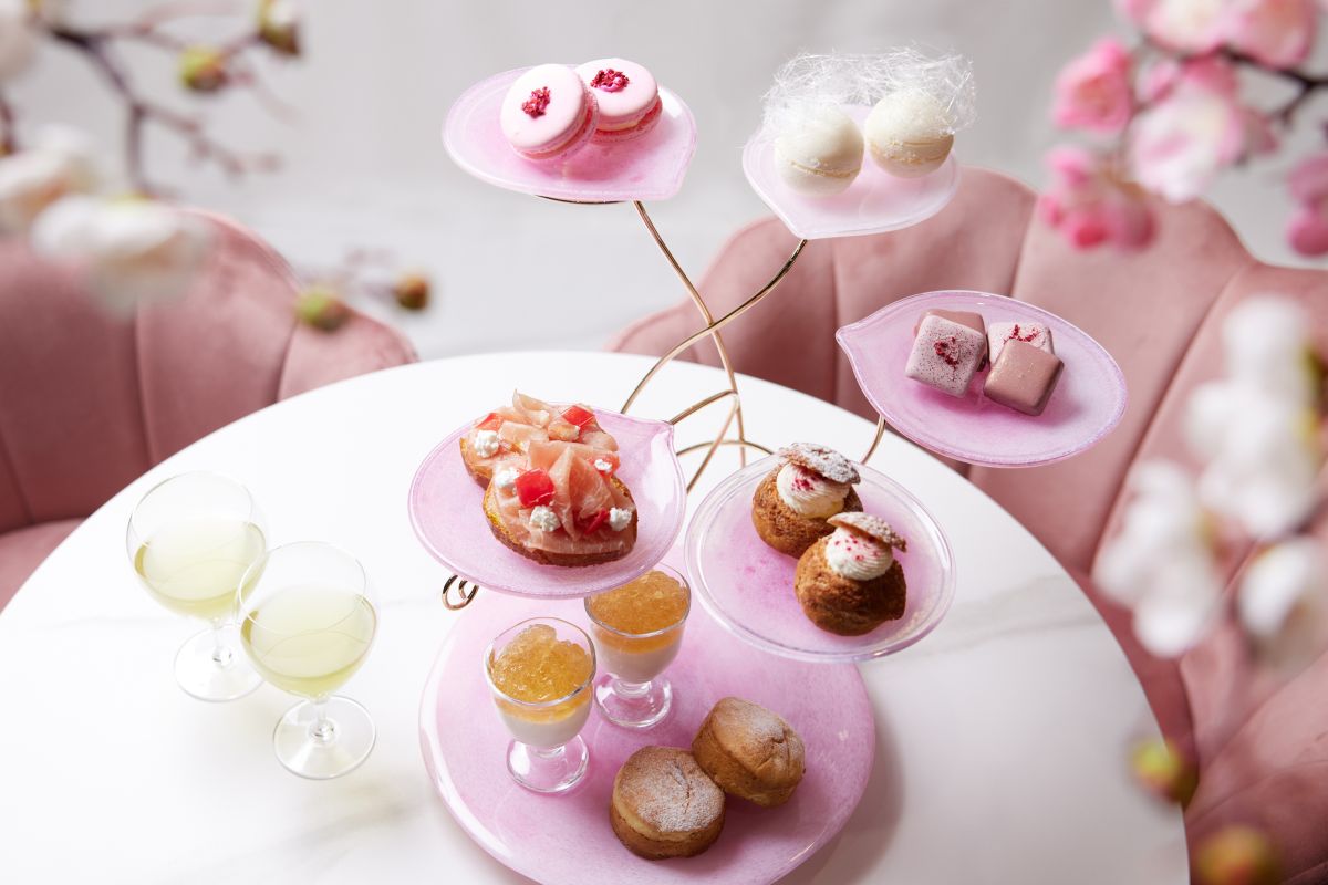 梅香るアフタヌーンティーのスイーツ