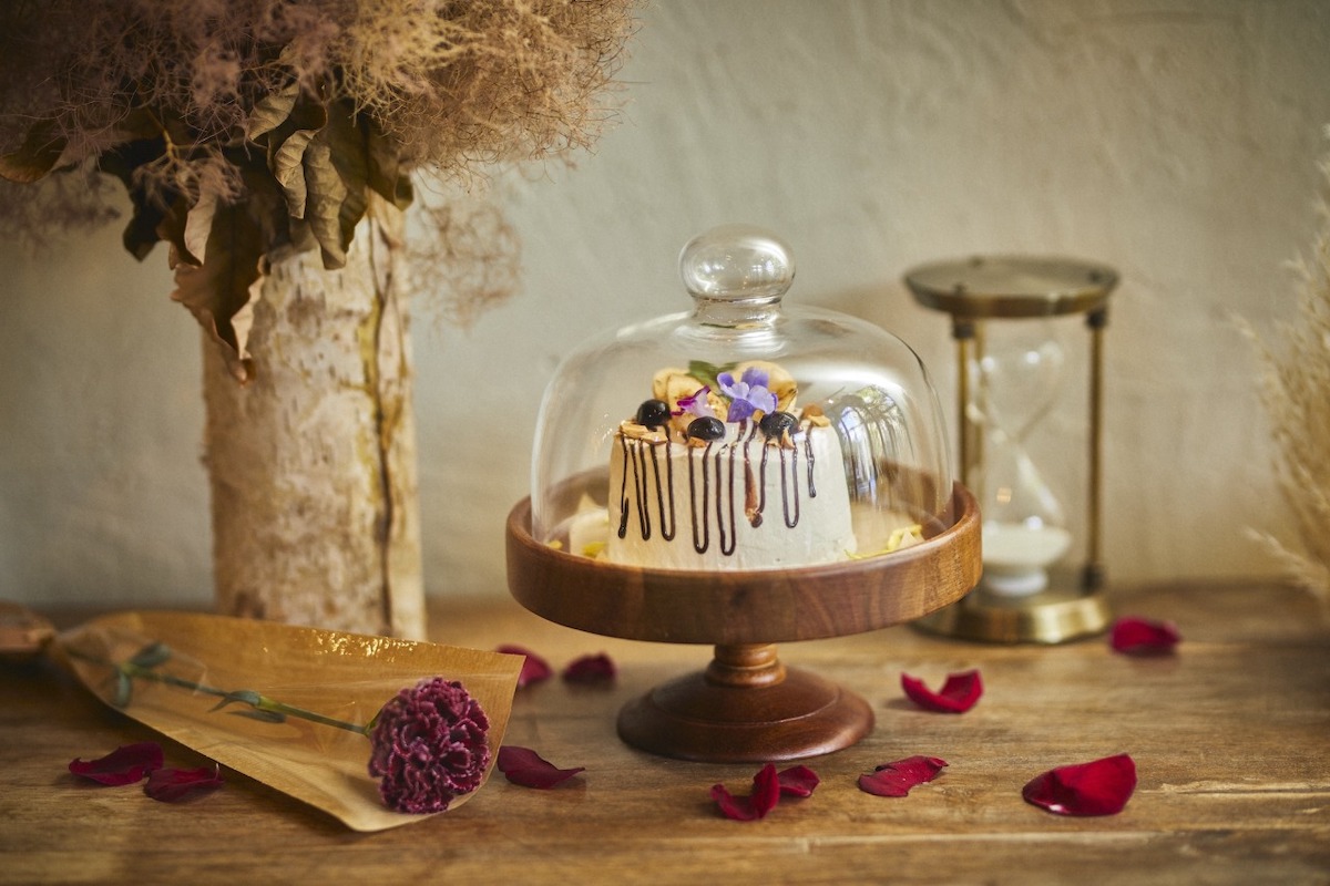 「花と果実のまるごとシフォンケーキ　バナナ」1380円